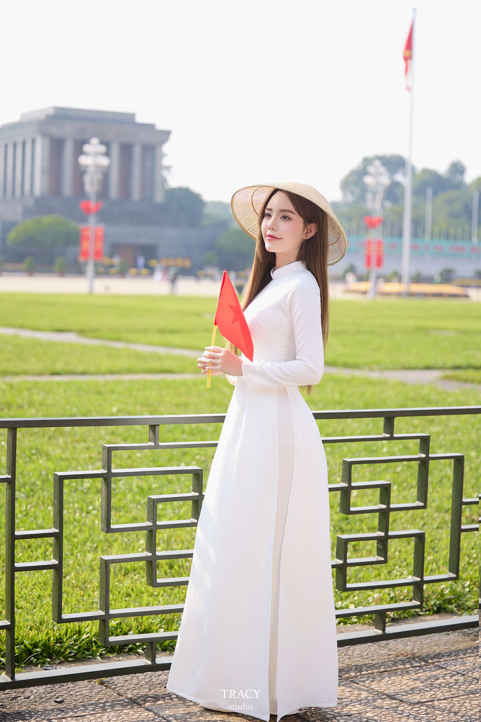 frontend/img/gallery/tinh-khoi-ao-dai-viet/tracy-studio-chup-ao-dai-lang-bac (2).jpg